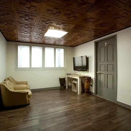Blu Guest House 1